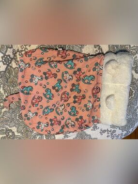 Peach cat bag, rocking horses, horseshoes & flower print